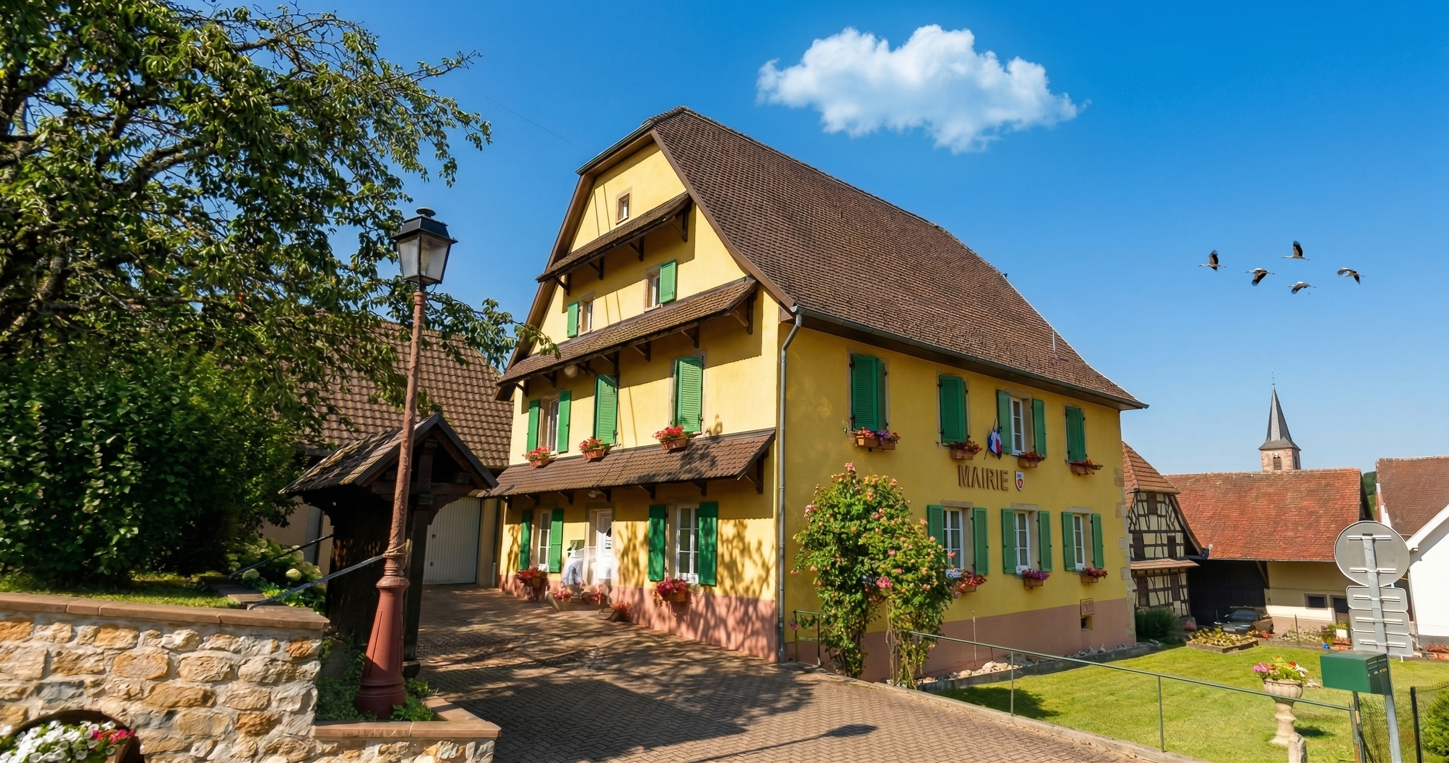 La mairie de Riespach au c&oelig;ur du Sundgau alsacien